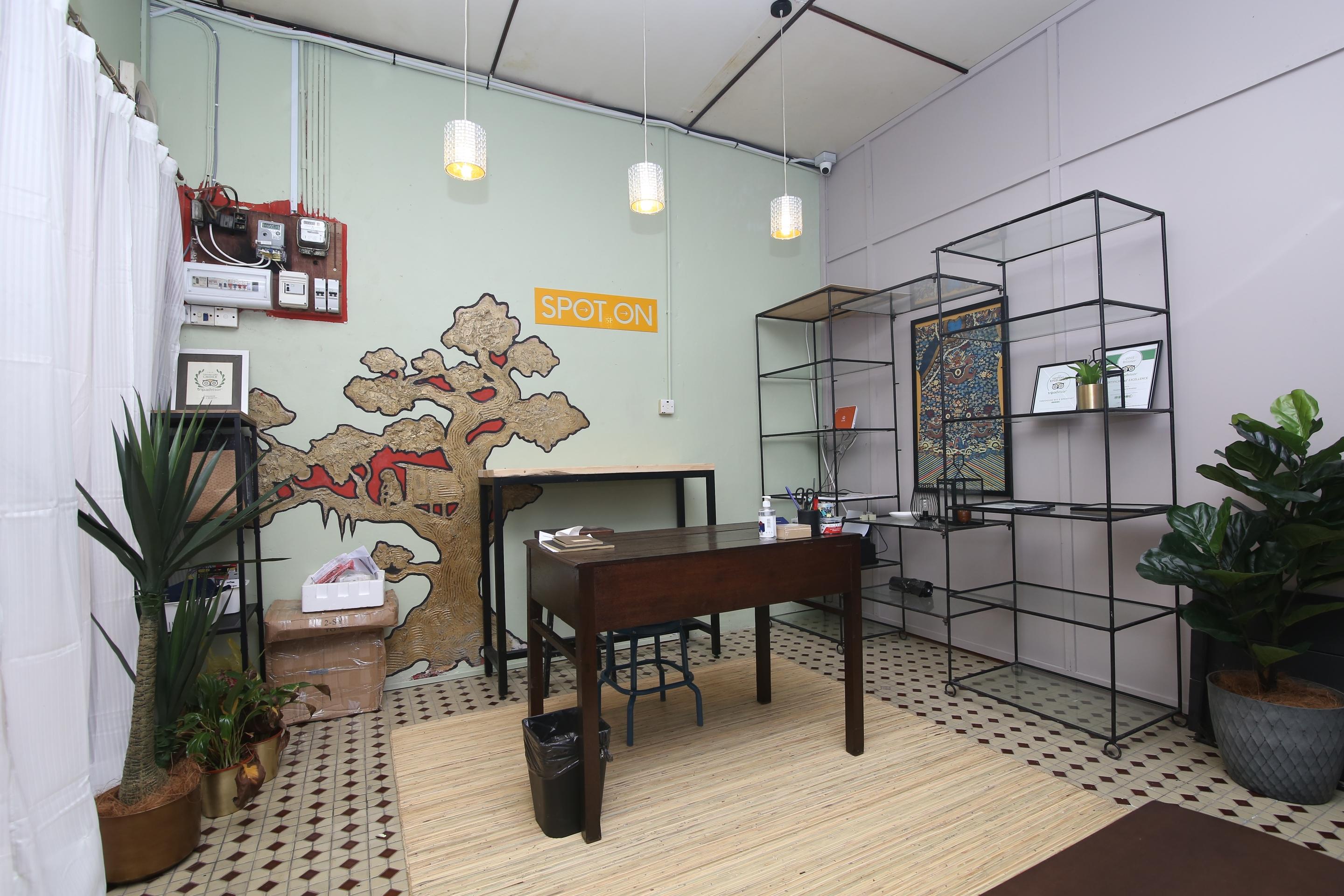 Spot On 90141 Threehouse Bed & Breakfast Kuching Exterior photo